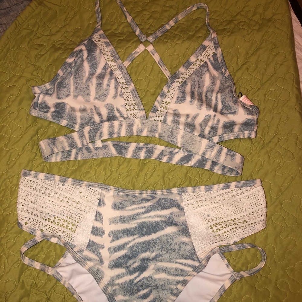 Unique strappy bikini - crochet detail